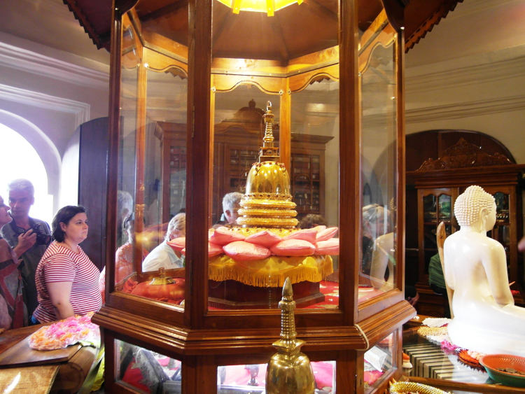 Chrám Buddhova zubu - schrána s posvátnou relikvií